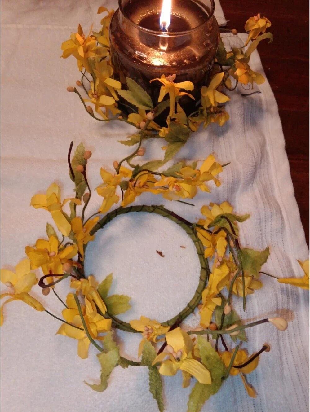 Artificial Yellow Blossom Floral Candle Rings N 20